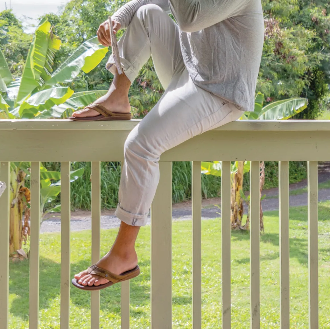 REEF Cushion Lux | Flip Flops | Sandals