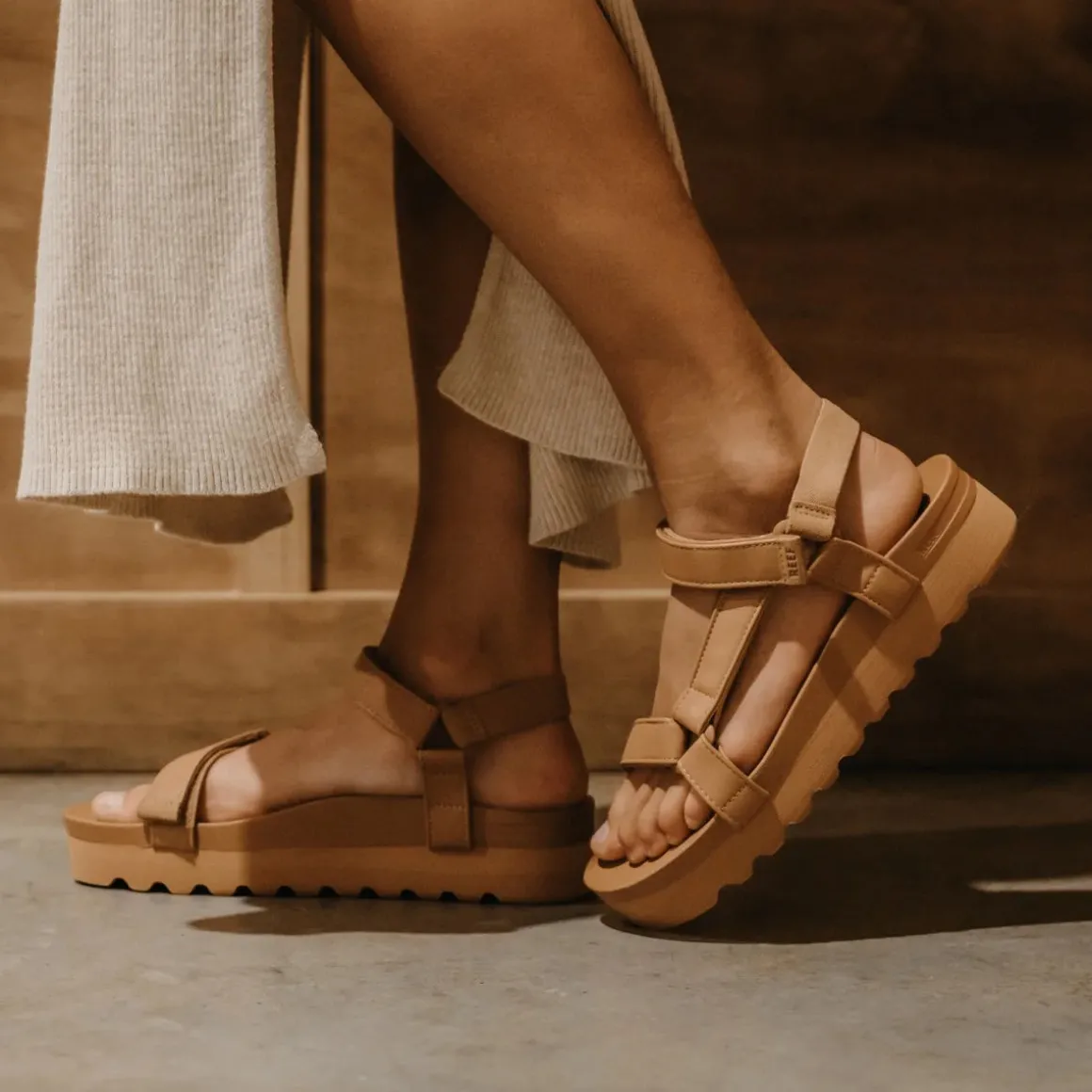 REEF Cushion Rem Hi | Women Sandals