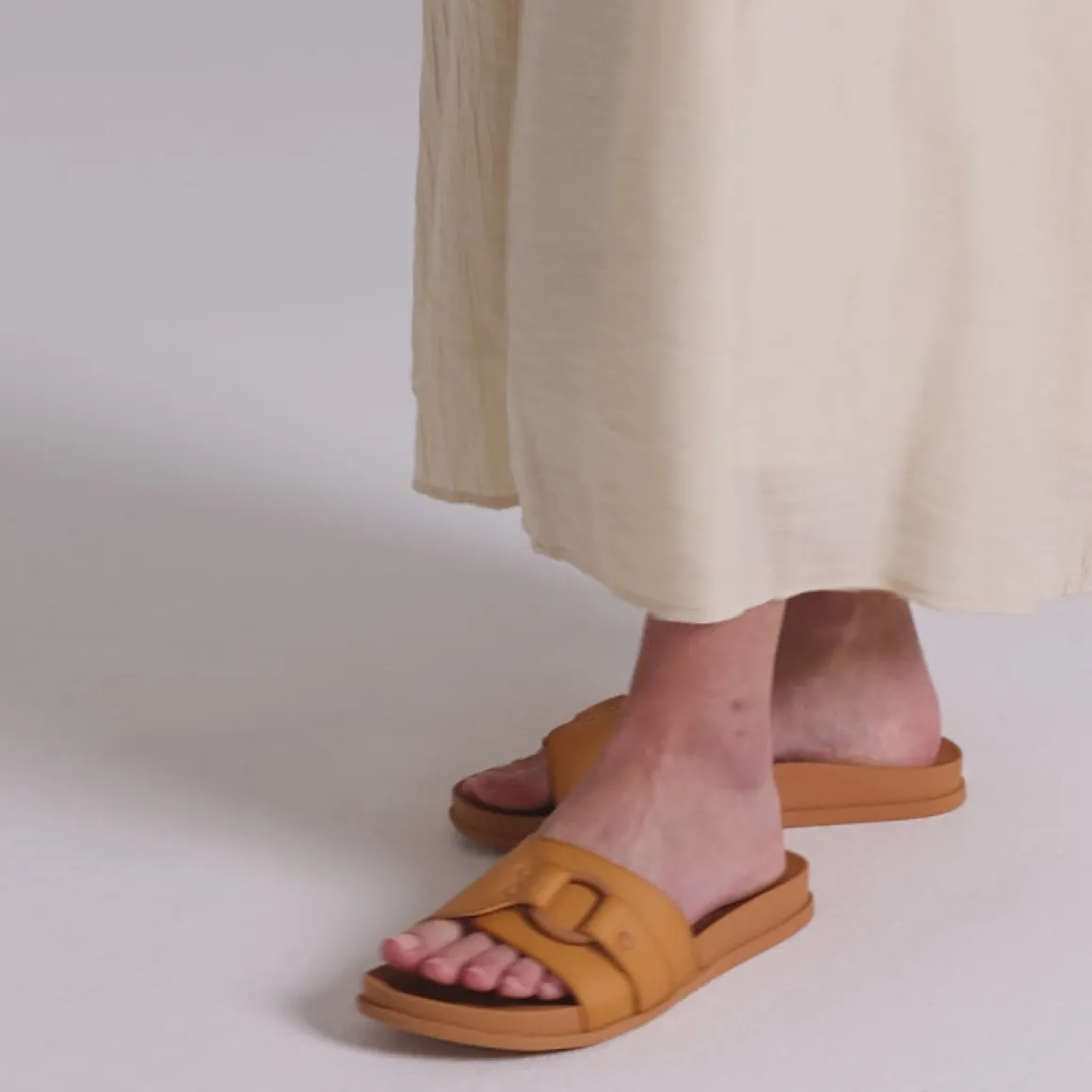 REEF Cushion Soho Cruz | Women Slides | Sandals