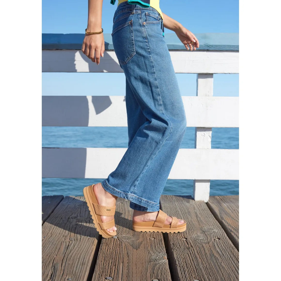 REEF Cushion Vista Hi | Women Slides | Sandals